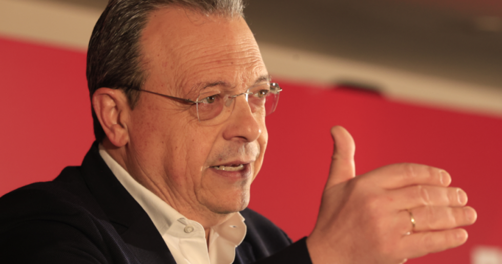 Φάμελλος από ΚΕ: «Ουρά των Τραμπ και Νετανιάχου» ο Μητσοτάκης, οδηγείται σε «ιστορικό λάθος» το ΠΑΣΟΚ